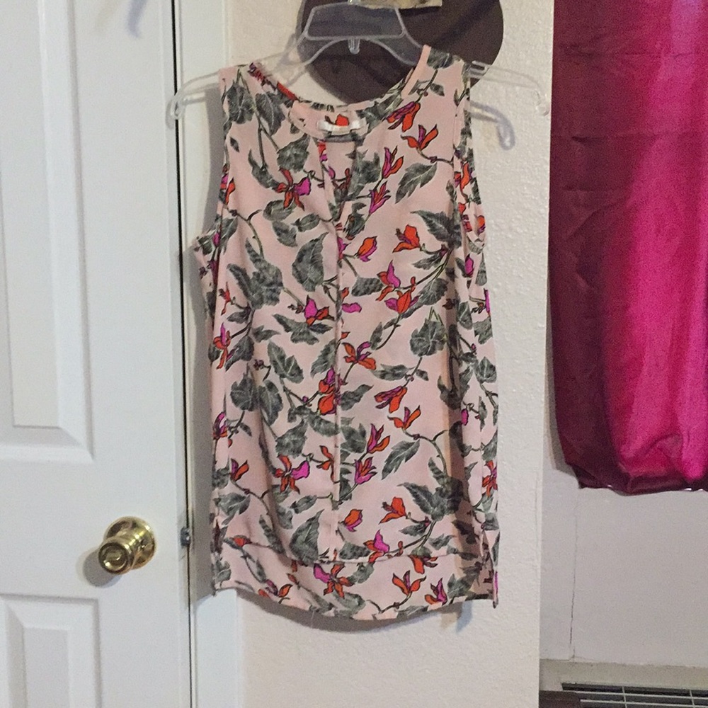 C&E pink floral sleeveless blouse !